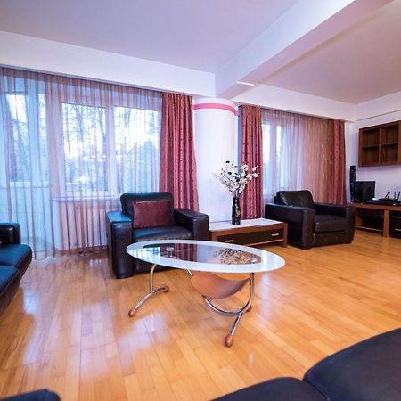 Cozy Apartment In Suceava Extérieur photo