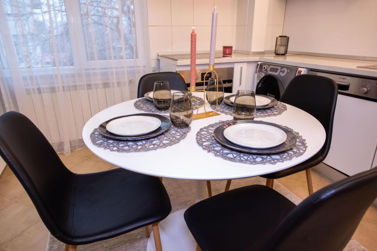 Cozy Apartment In Suceava Extérieur photo