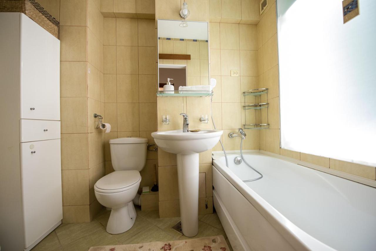 Cozy Apartment In Suceava Extérieur photo